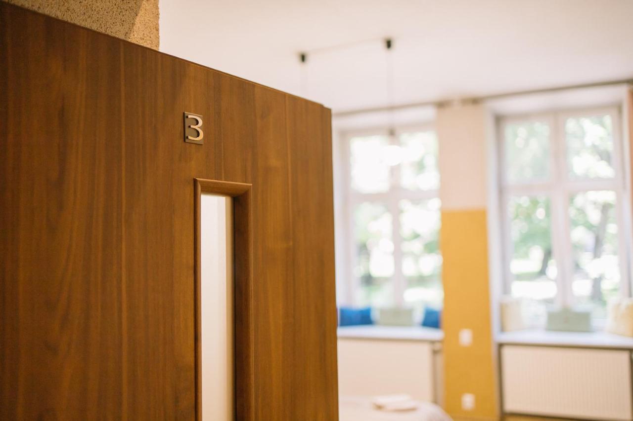 West13 Guest Rooms Cracovia Esterno foto