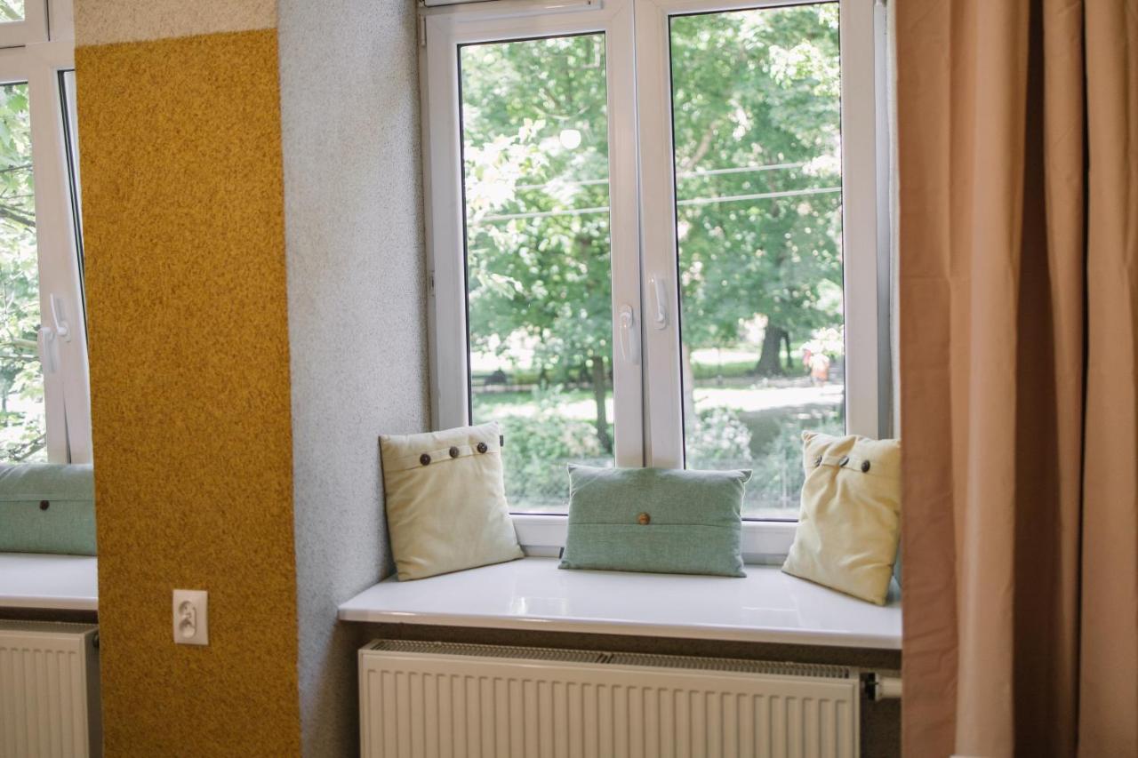 West13 Guest Rooms Cracovia Esterno foto