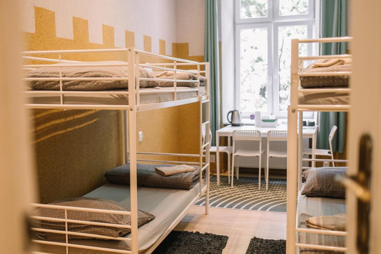 West13 Guest Rooms Cracovia Esterno foto
