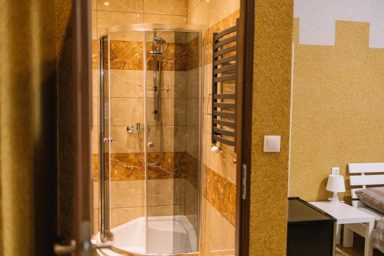West13 Guest Rooms Cracovia Esterno foto