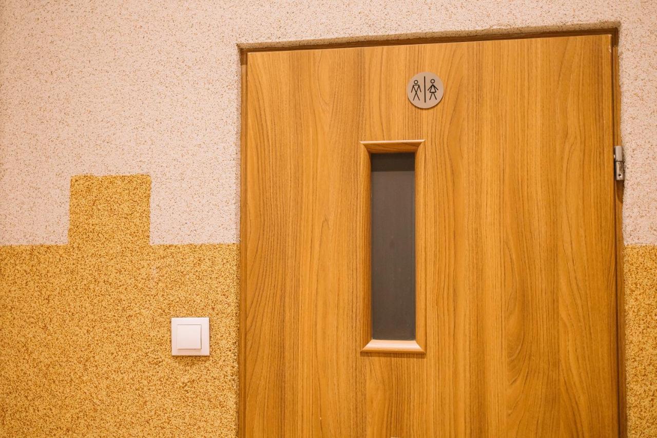 West13 Guest Rooms Cracovia Esterno foto