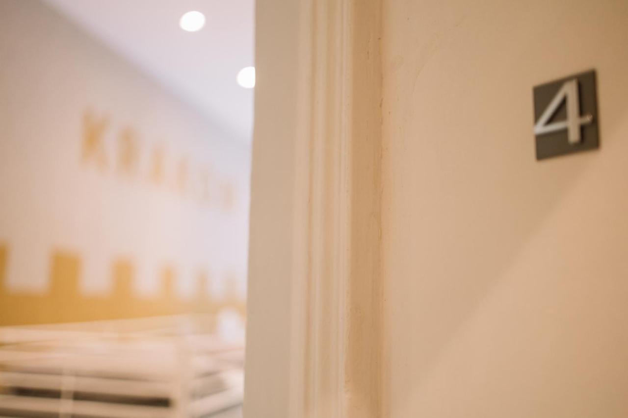 West13 Guest Rooms Cracovia Esterno foto