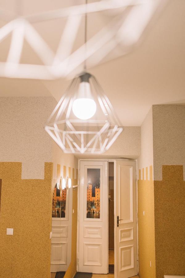 West13 Guest Rooms Cracovia Esterno foto
