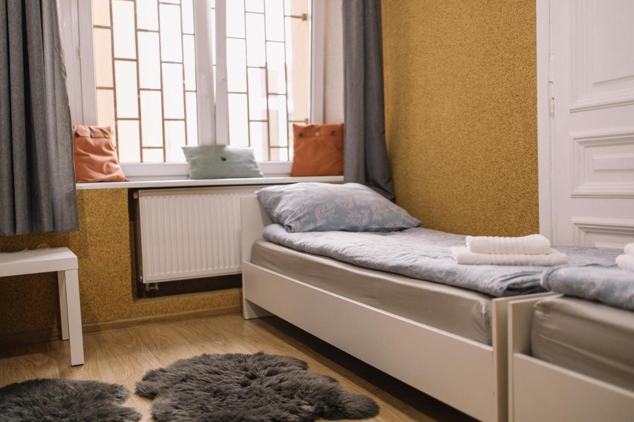 West13 Guest Rooms Cracovia Esterno foto