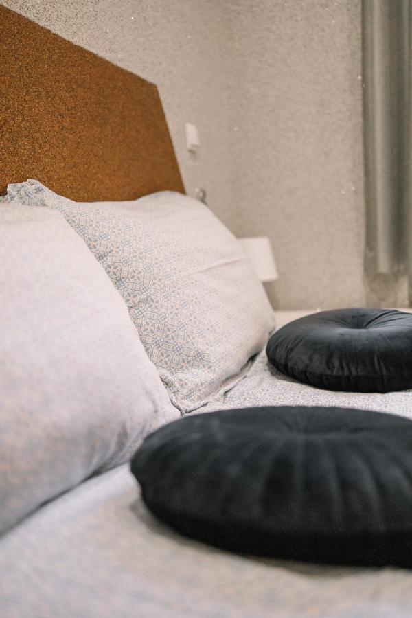 West13 Guest Rooms Cracovia Esterno foto