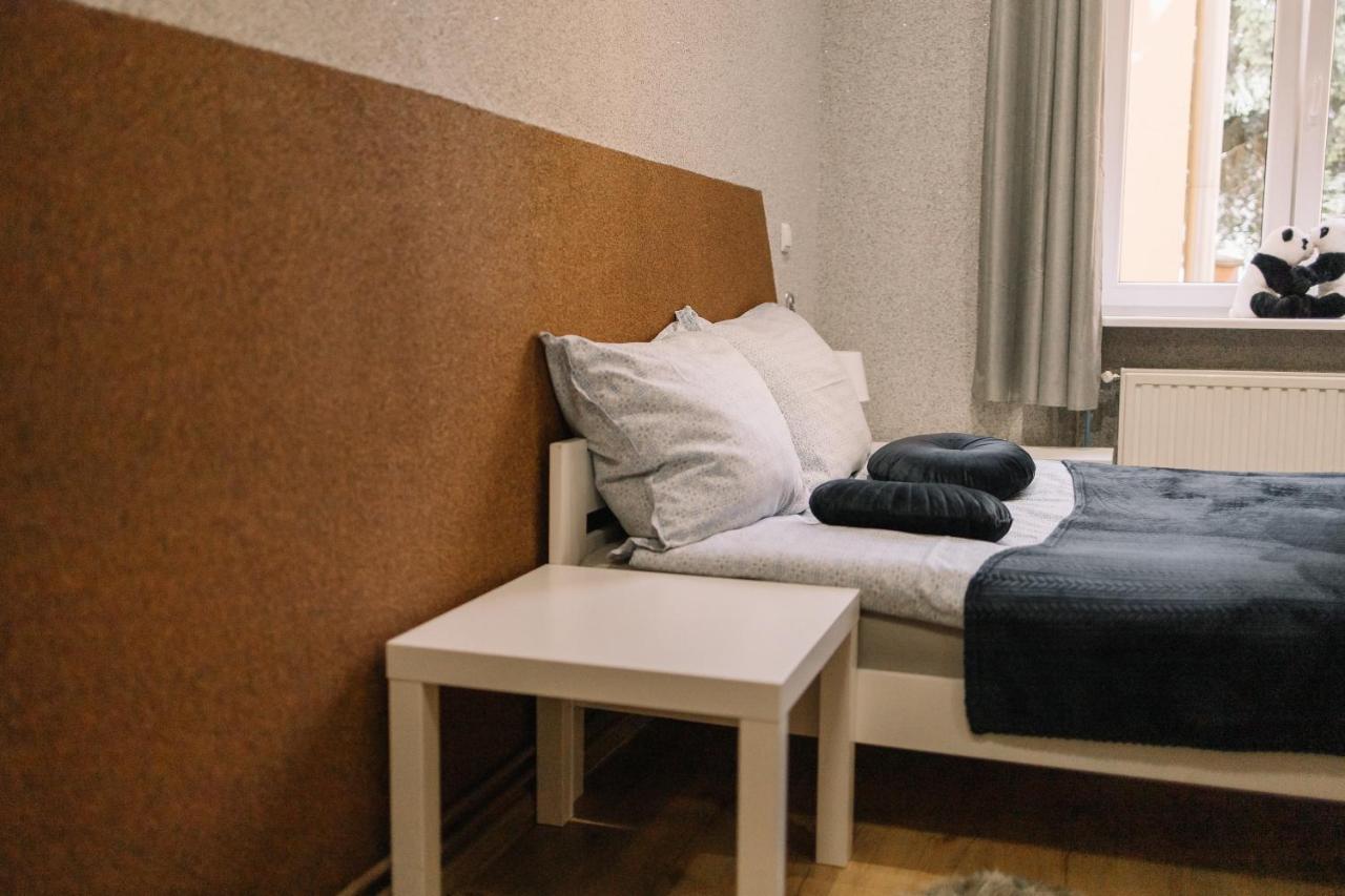 West13 Guest Rooms Cracovia Esterno foto