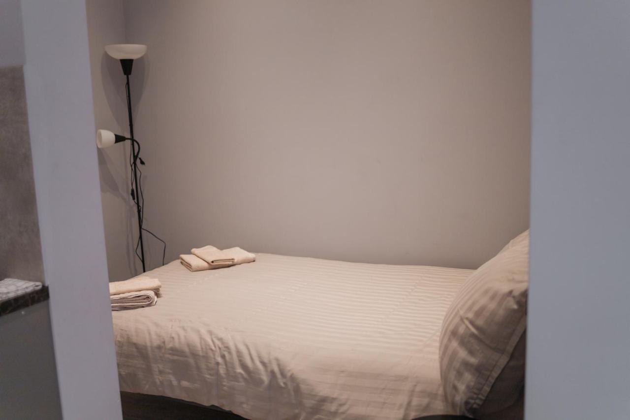 West13 Guest Rooms Cracovia Esterno foto