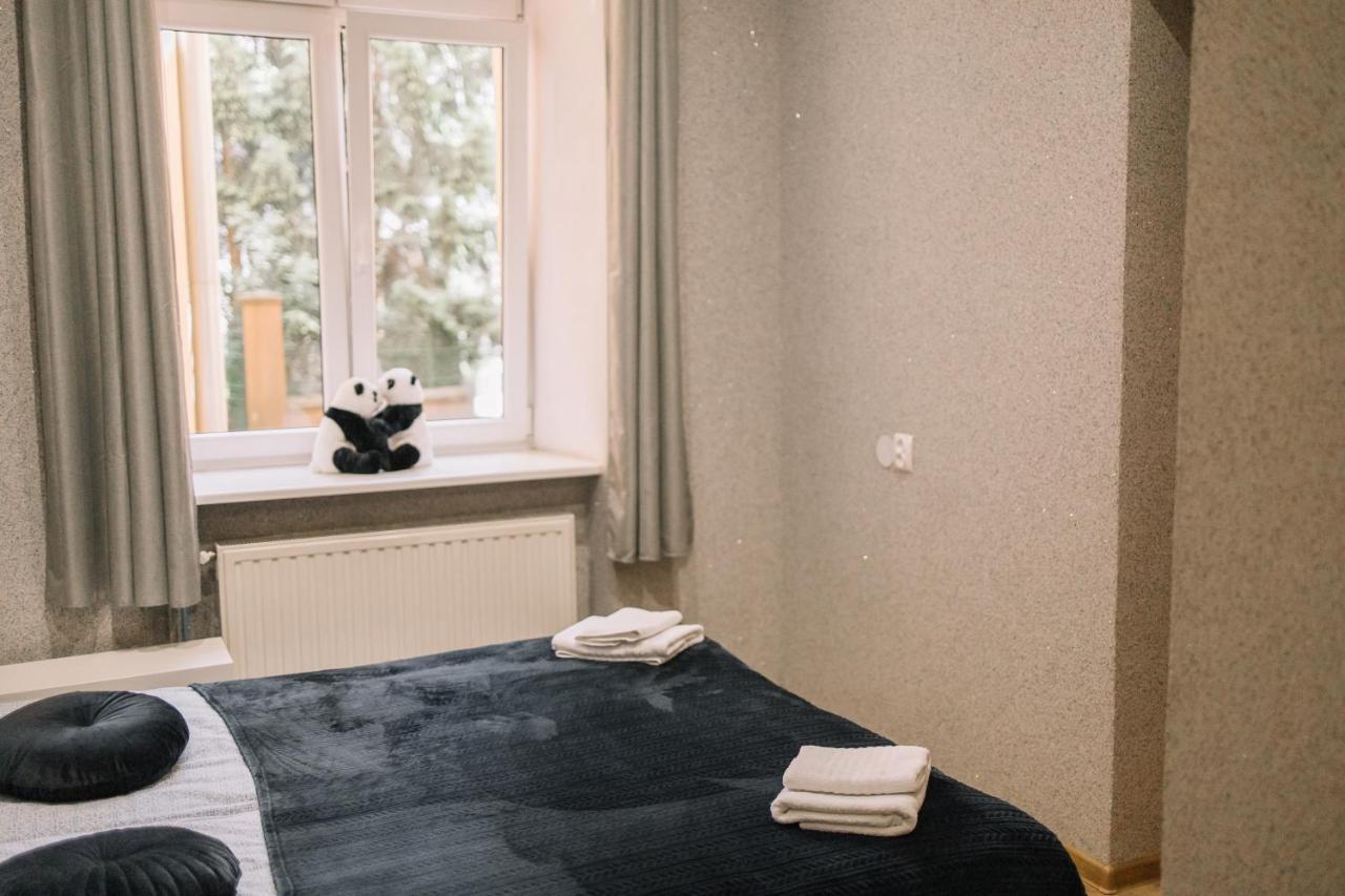 West13 Guest Rooms Cracovia Esterno foto